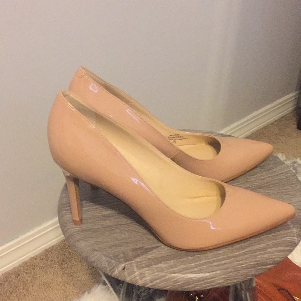 Beige heels